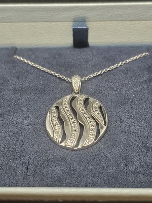 diamond chip round wave necklace