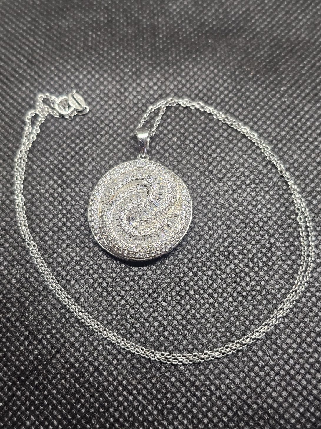 withe simulant diamond necklace pendant