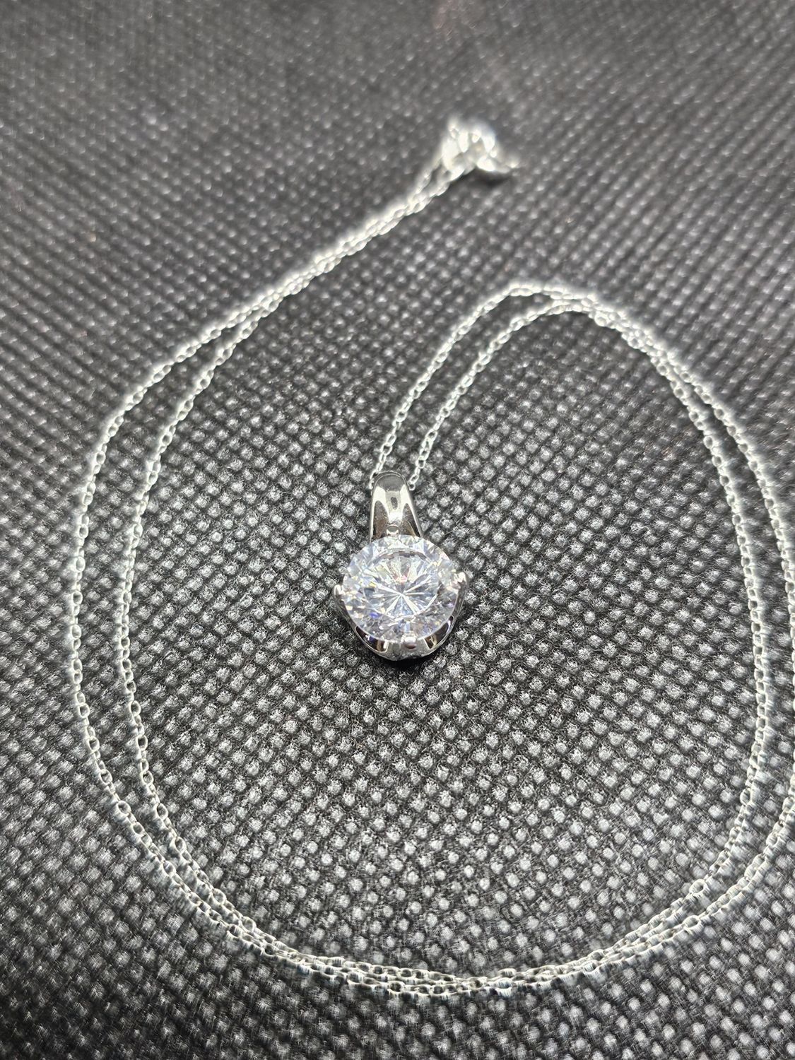 round diamond simulant