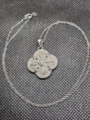 diamond chip 925 flower necklace