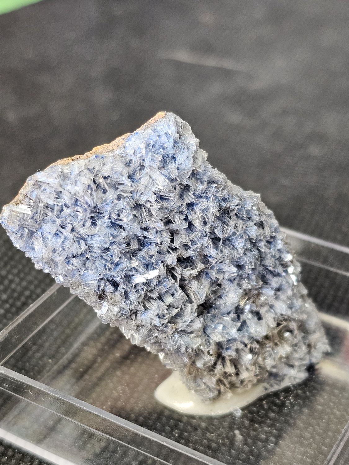 #1 hemimorphite with quartz wulfenite