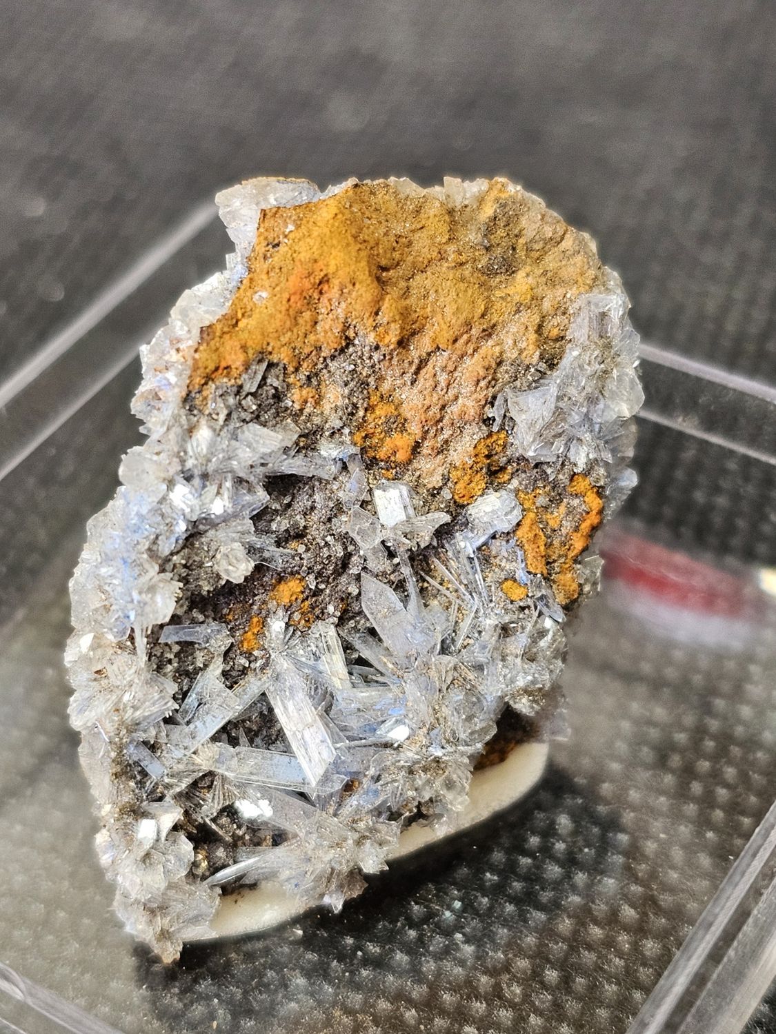 #2 hemimorphite with quartz wulfenite