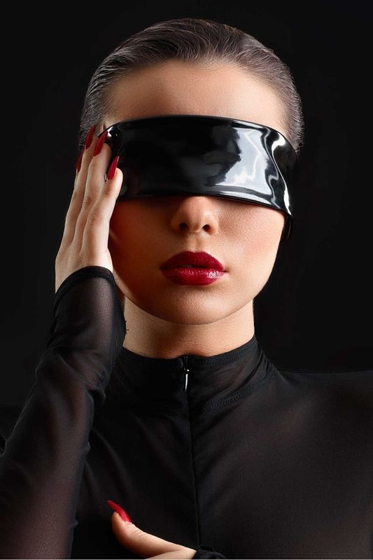 00701T17 Vinyl Mask Black O/S
