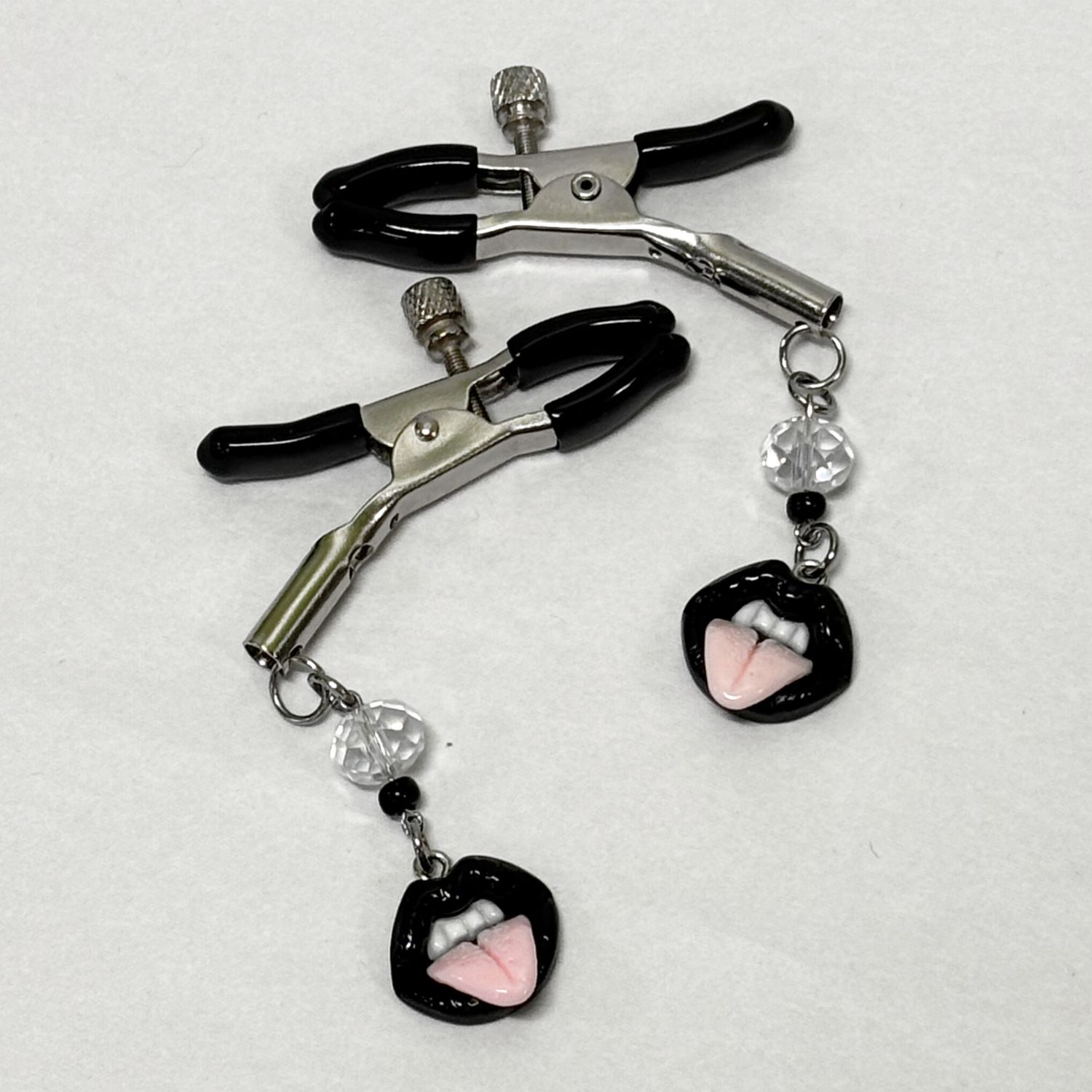Nipple Clamps Black Lip