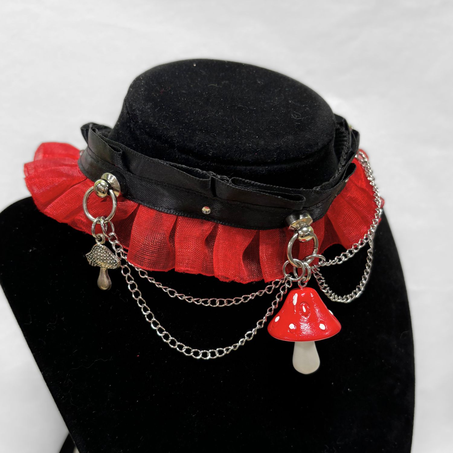 Mushroom Frill Collar
