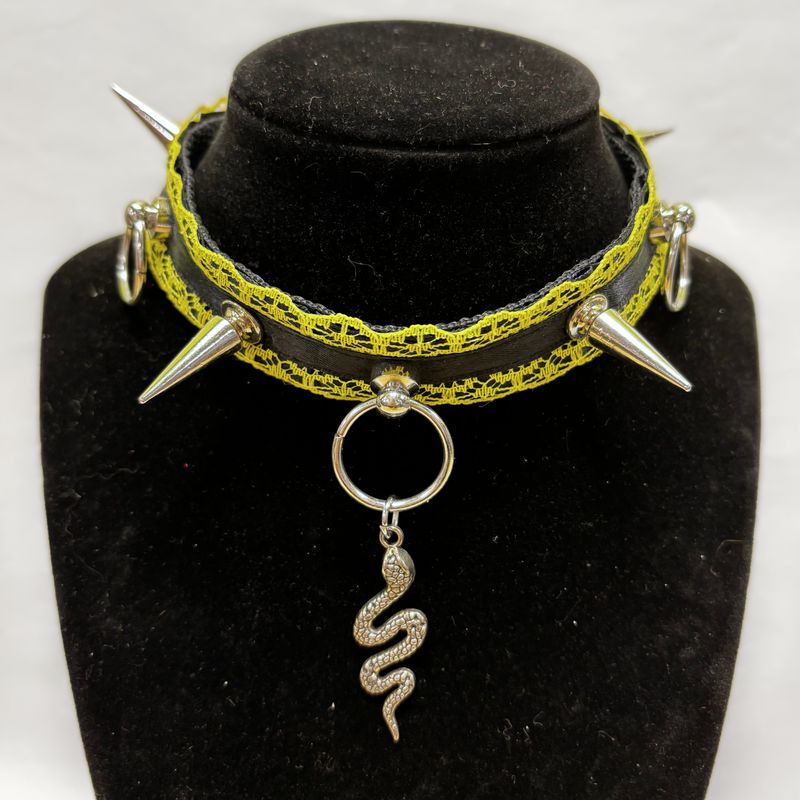 Lace Choker 
