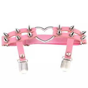 GAR-5 Light Pink Spike Heart Garter