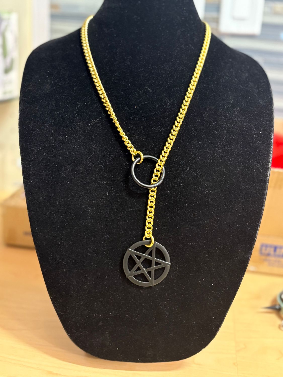 Short Slip Chain Gold/Black Pentagram