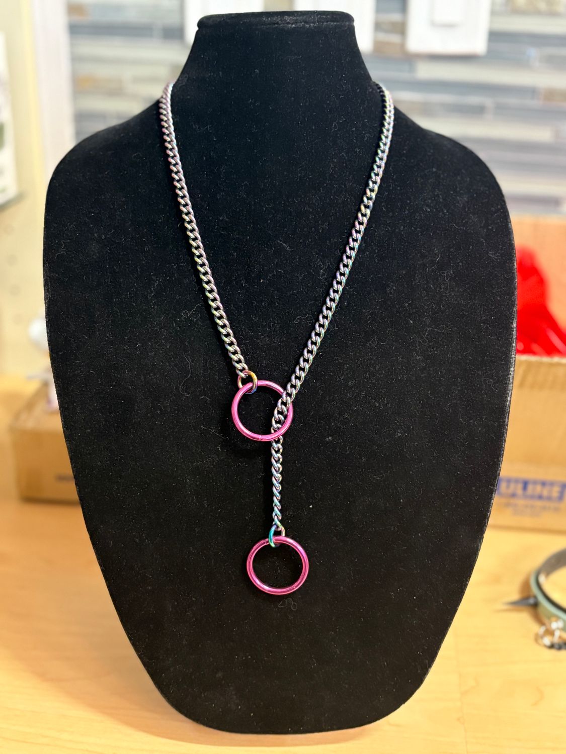 Short Slip Chain Rainbow/Fuschia Round