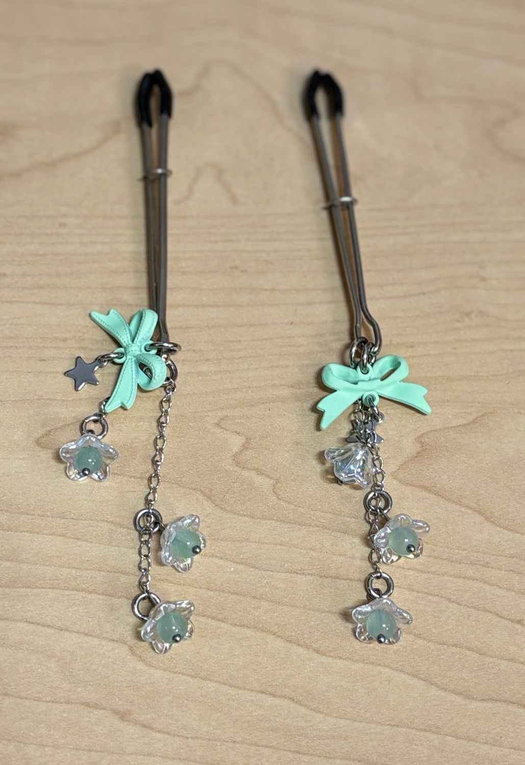 Tweezer Nip Clamp Sage Bow