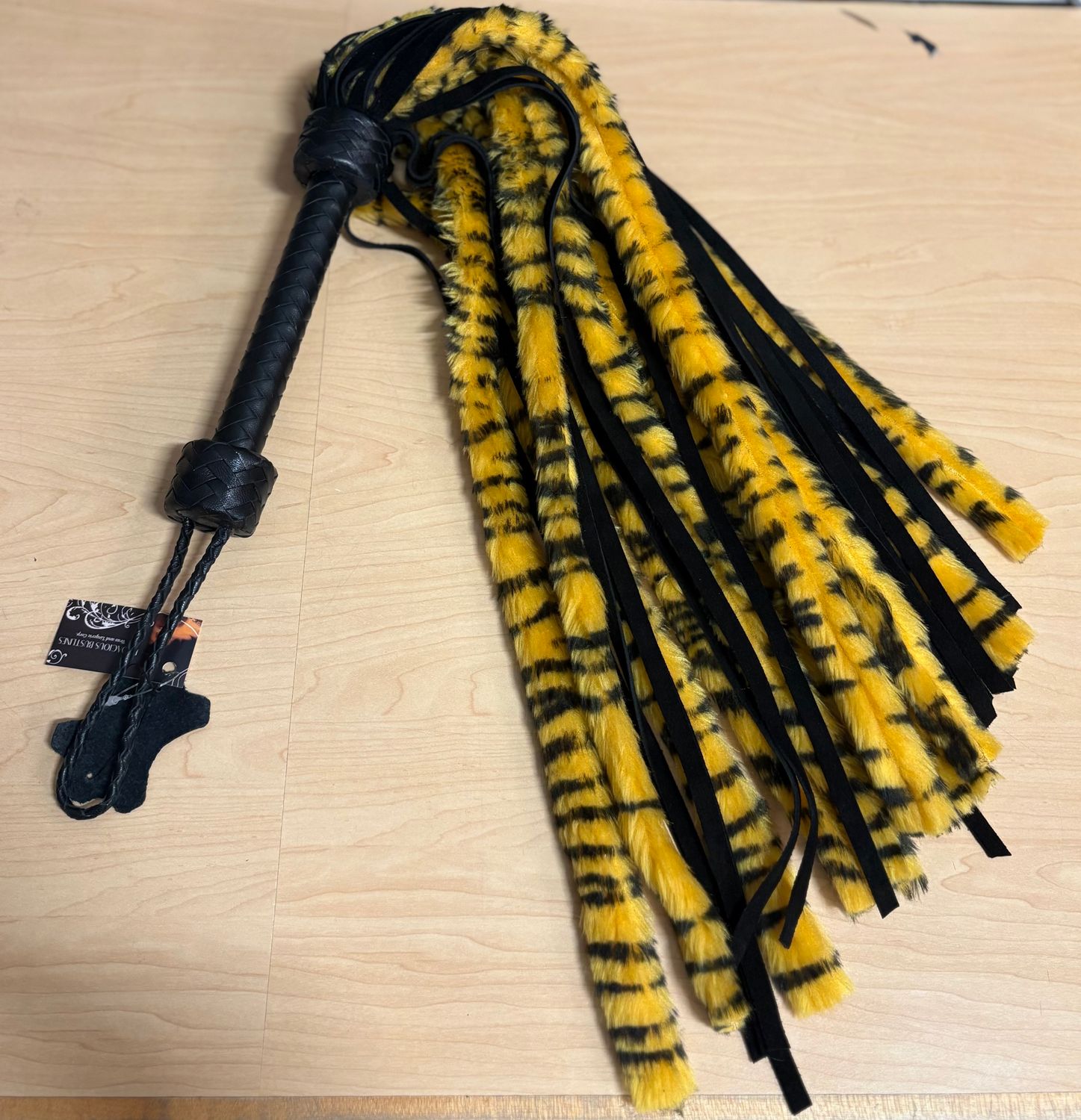 7115 Tiger Fur Fleece - Suede Leather Flogger