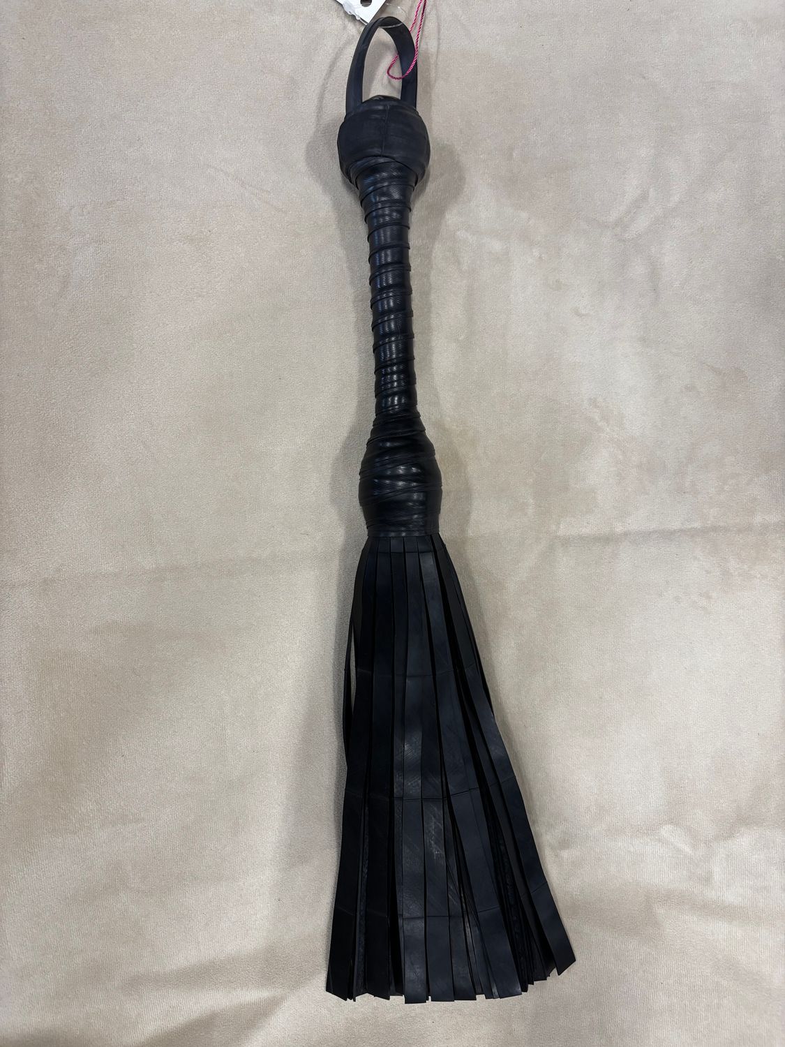 Rubber Flogger Black Medium