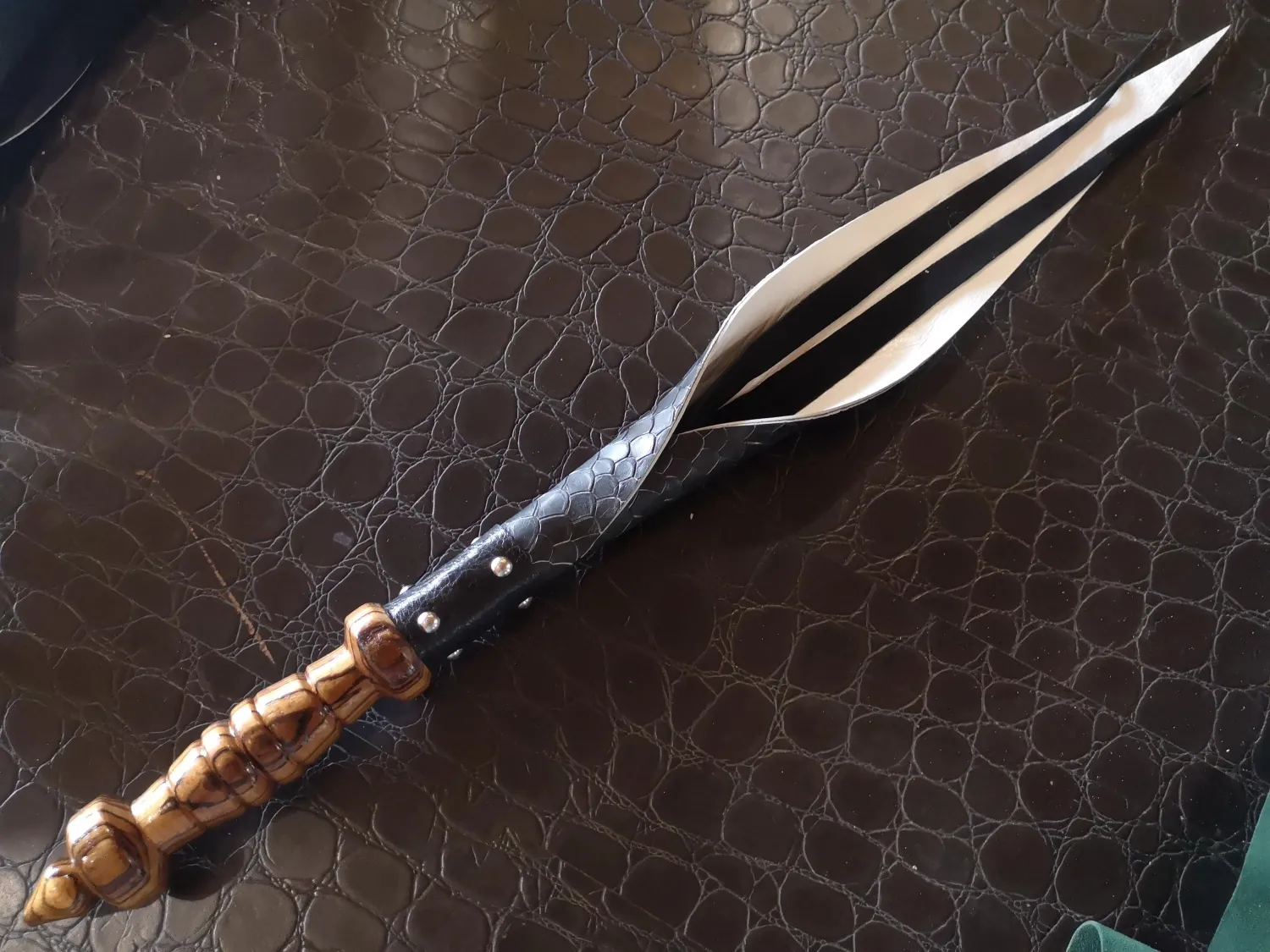 Scaled Dragon Tongue
