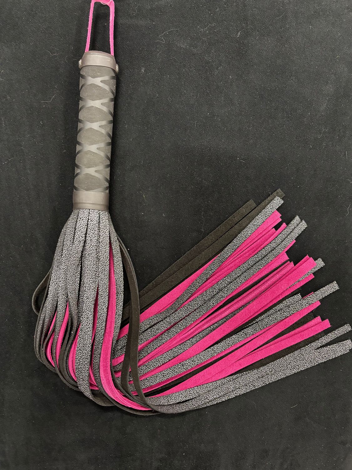 Sparkle Leather Flogger 