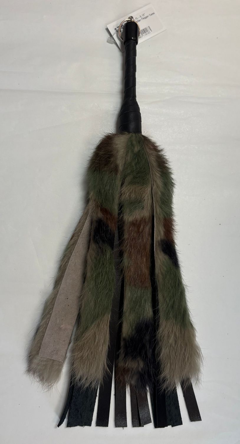 PACK-FL-5 12&quot; Fur/Leather Flogger Camo