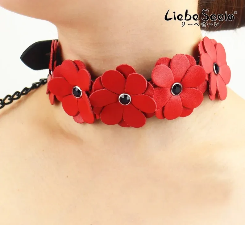 CL-Z1016RED Flower Rythm Collar w/ Leash