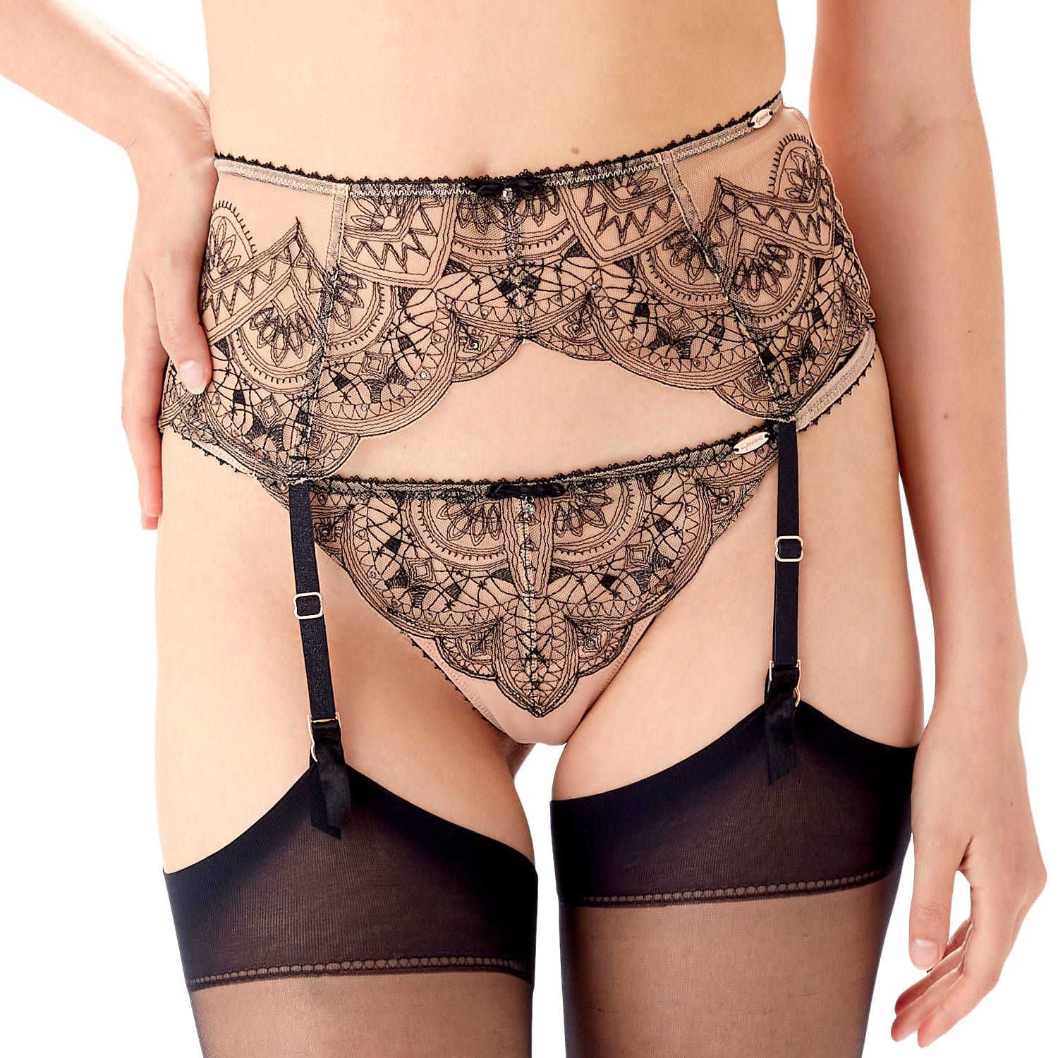 18502 Henna Garter Belt