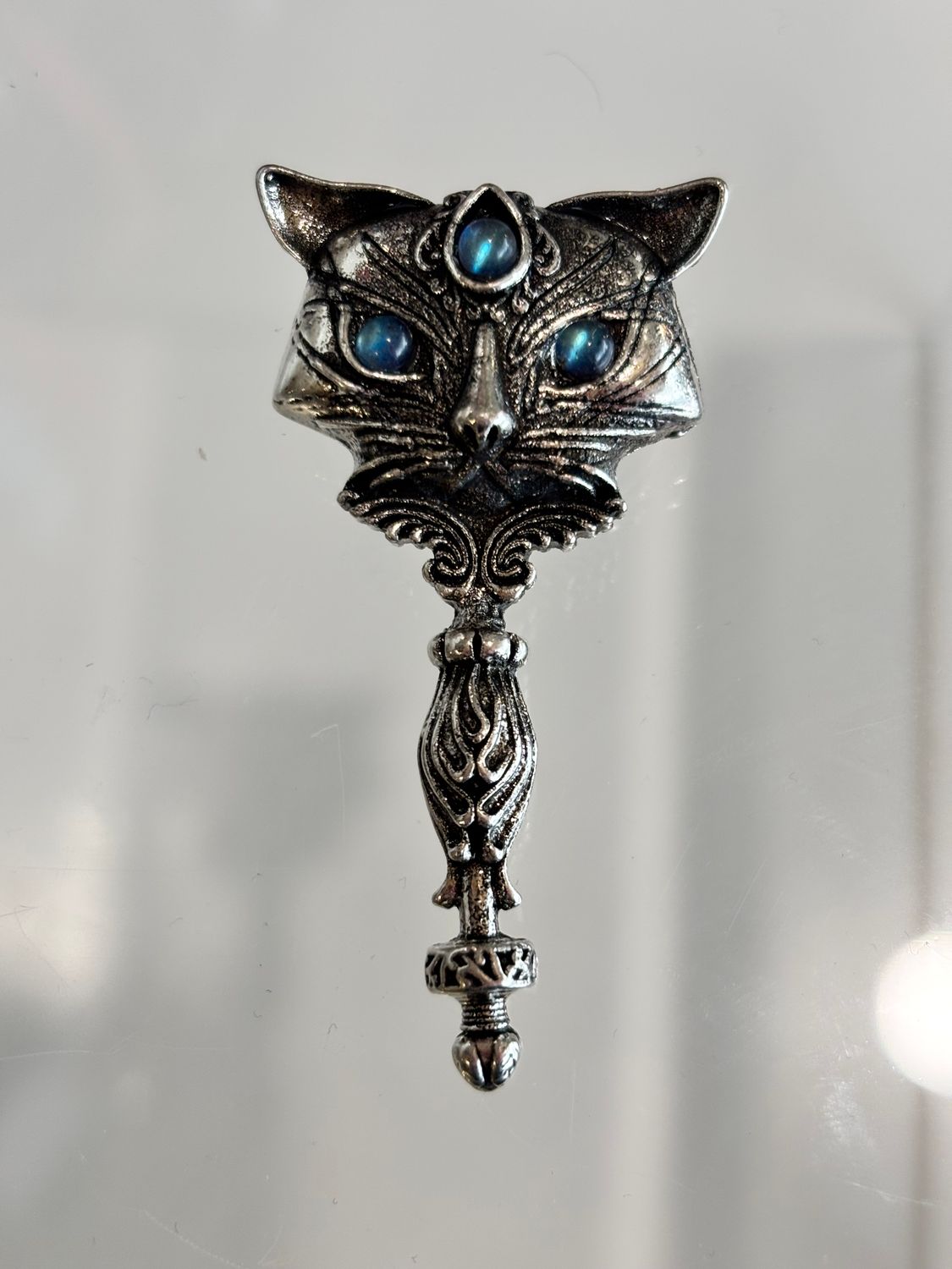 Labradorite Cat Head Pendant/Scratcher