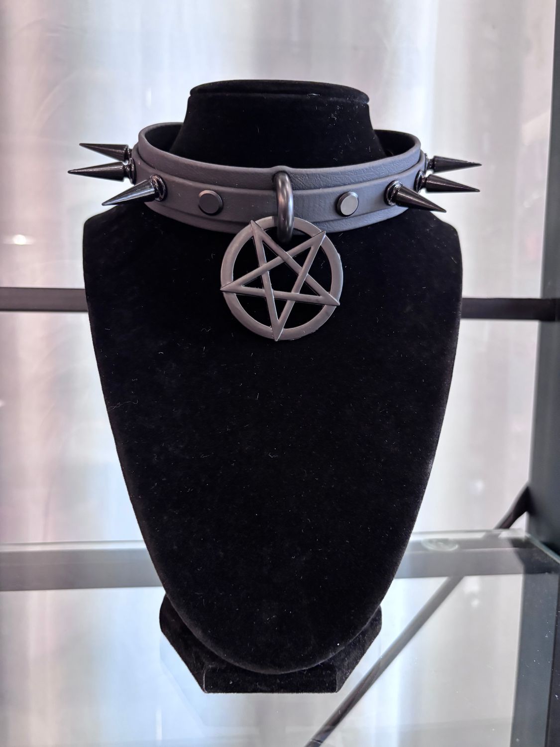 3/4in Bio Collar Black Spike/Pentagram