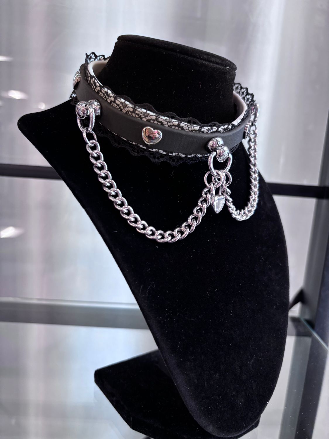 3/4in Bio Collar Black/White Chain Heart