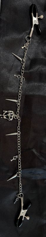 Nipple Clamp W/ Chain/Heart