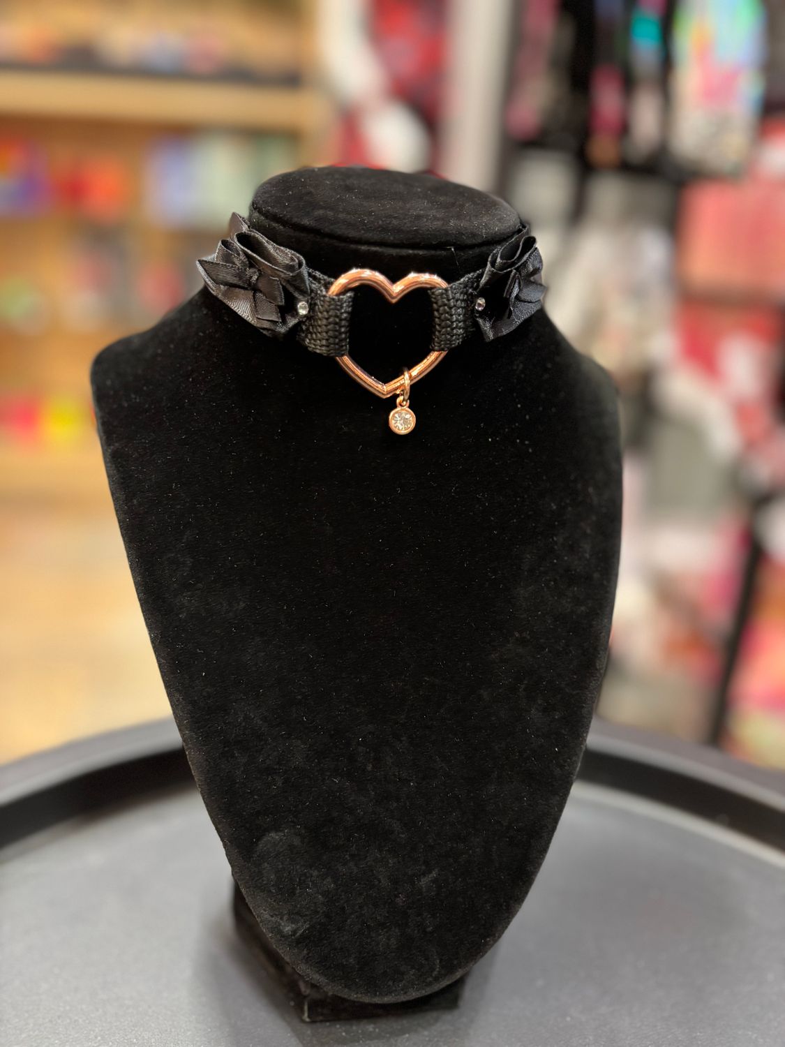 Lace Collar Black/Rose Gold W Heart