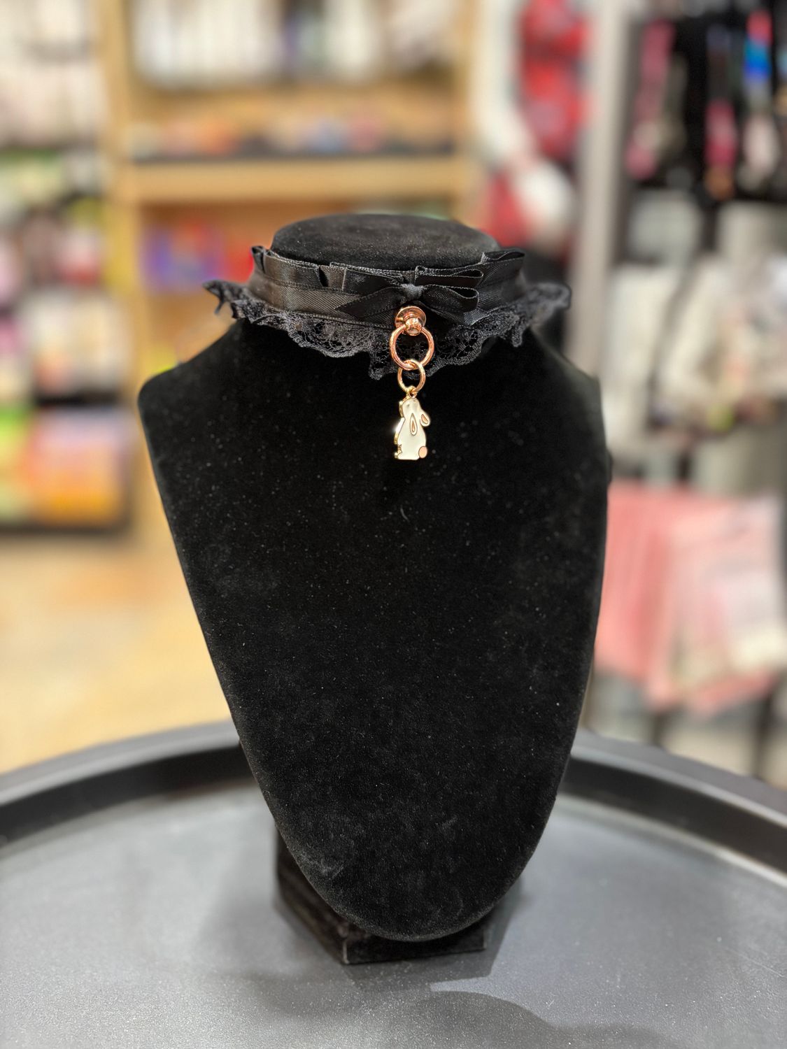 Lace Collar Black/Rose Gold Bunny