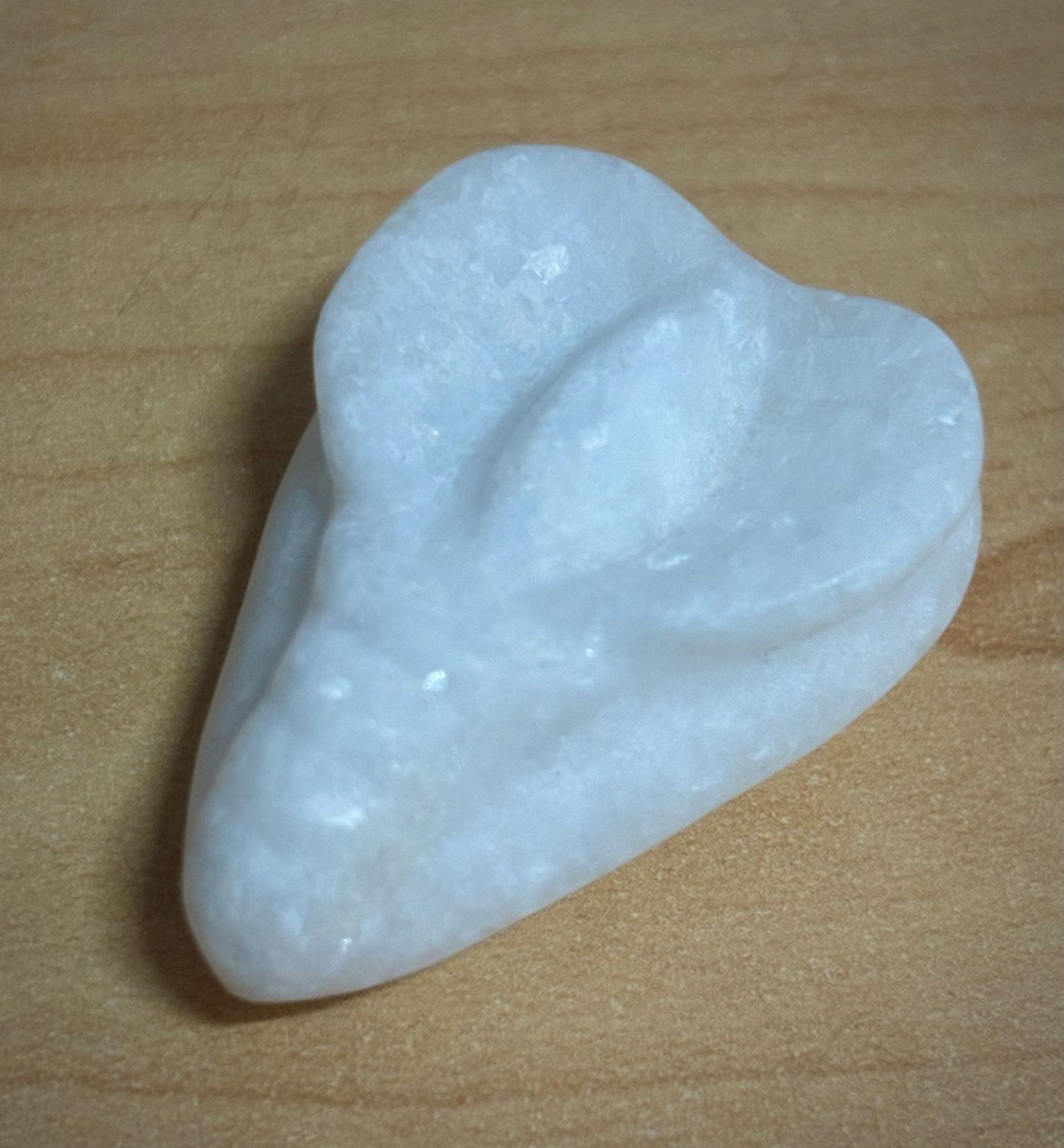 Mini White Jade Vulva