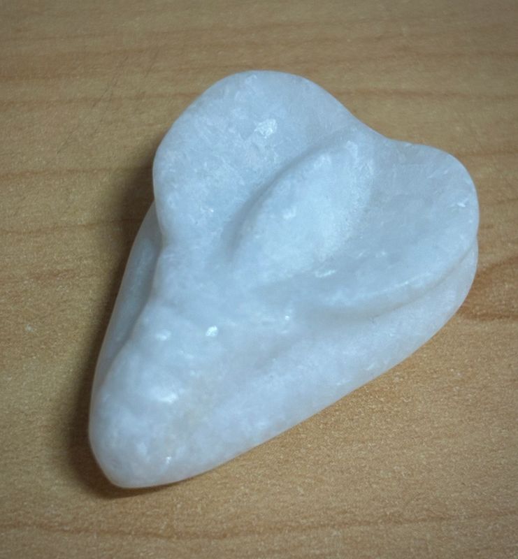 Mini White Jade Vulva