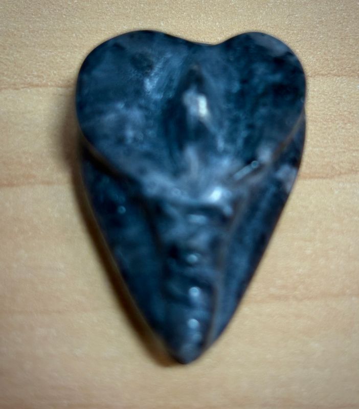 Mini Moonstone Vulva