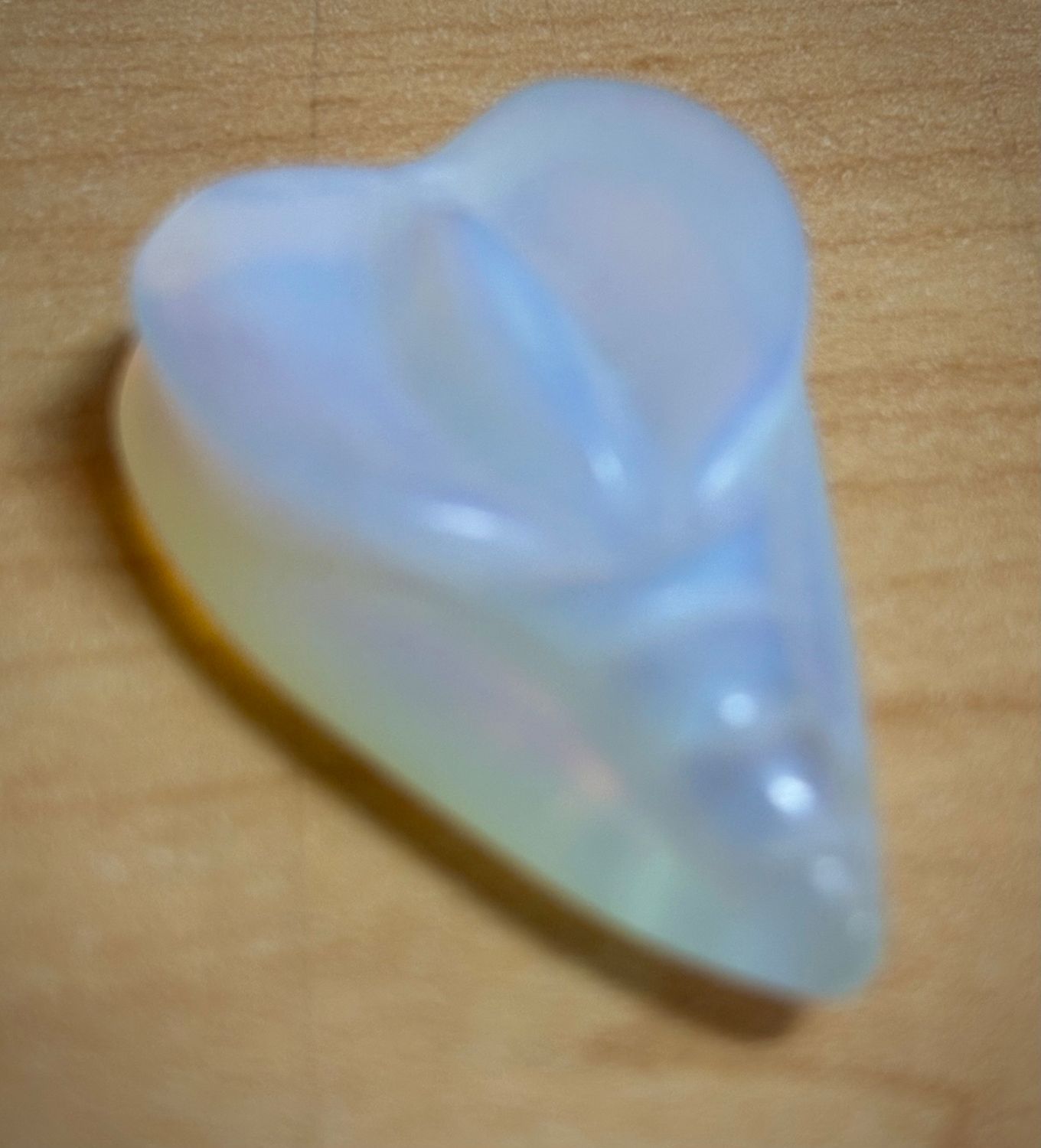 Mini Opalite Vulva