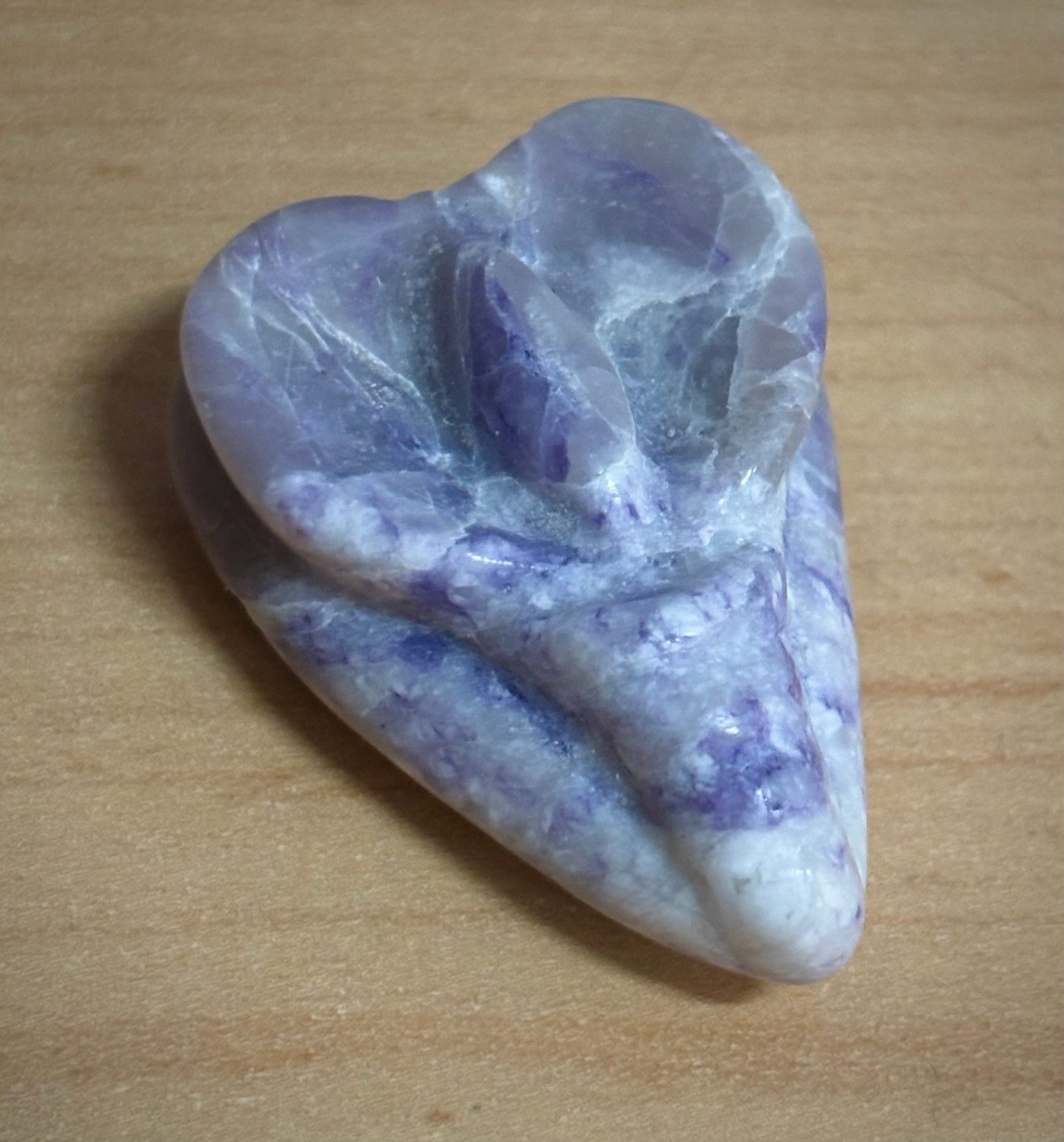 Mini Amethyst Vulva