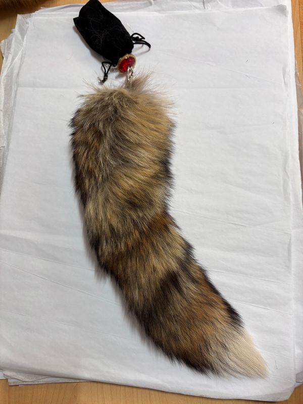14-17" Fox Tail Natural Red Lobster Claw Small Gold