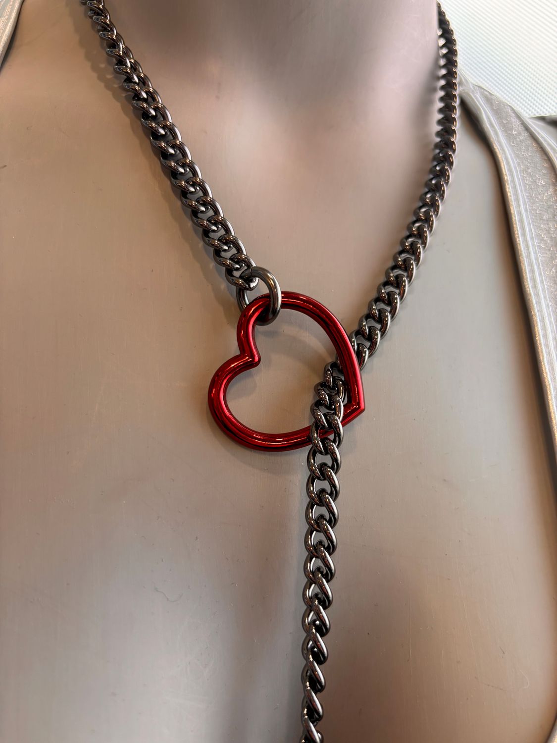 Slip Chain Black/Red Heart
