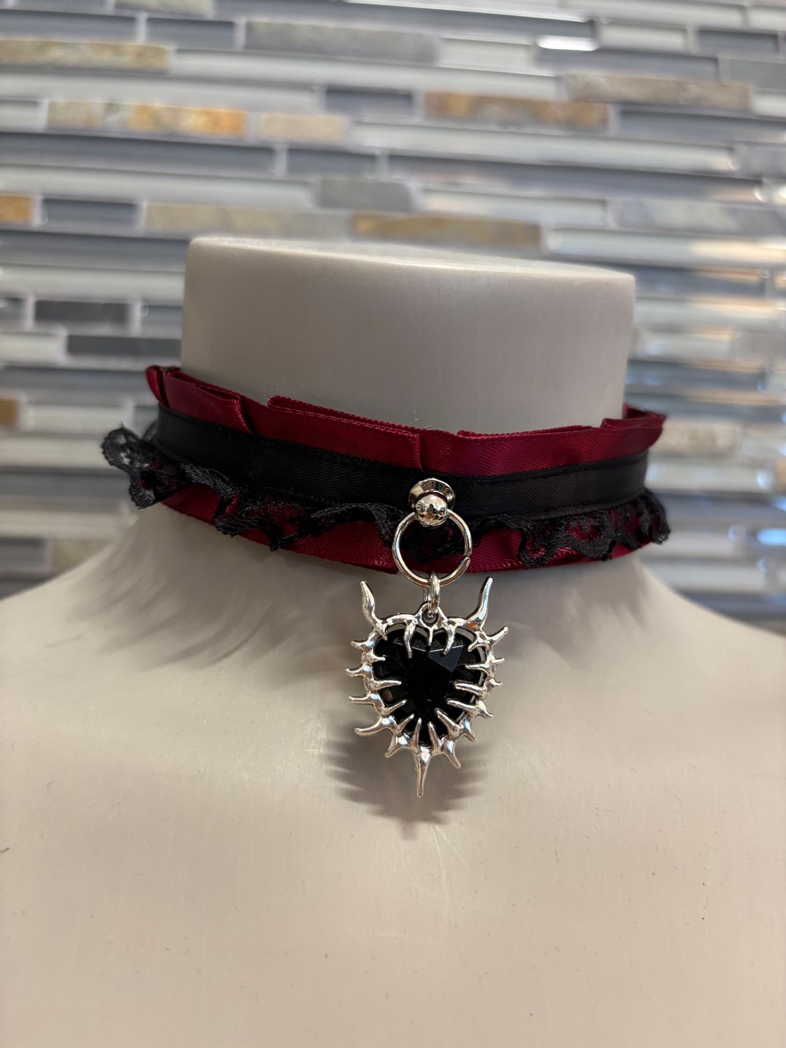 Lace Collar Burgundy W/ Spike Heart