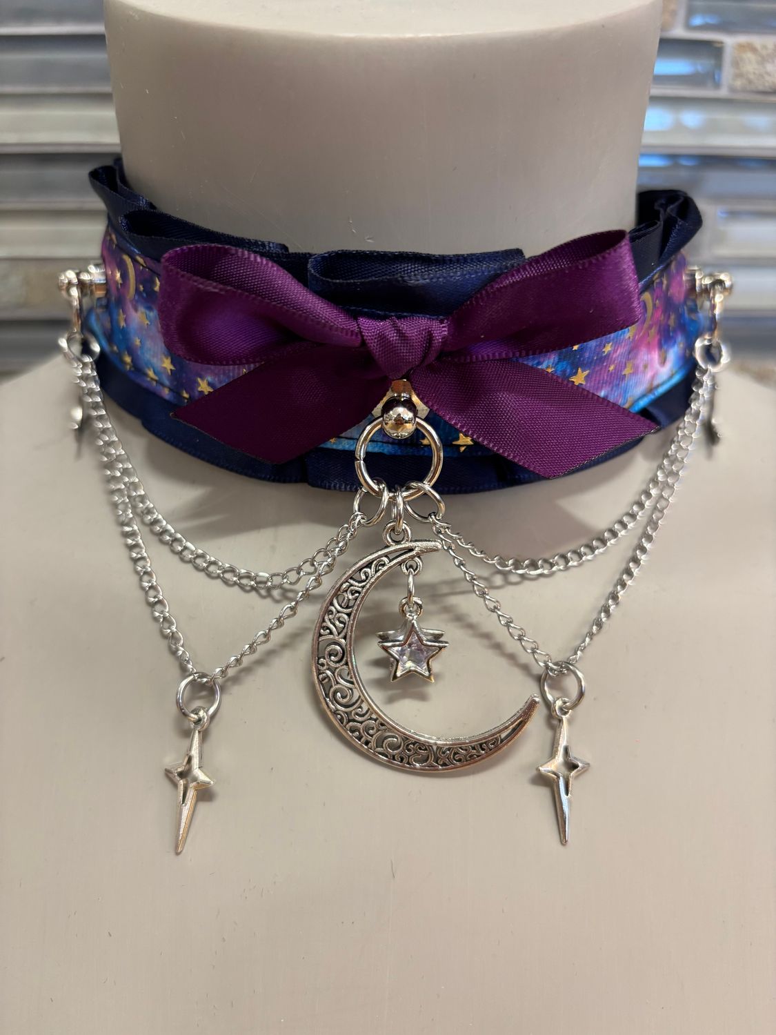 Lace Collar Galaxy W/ Chain