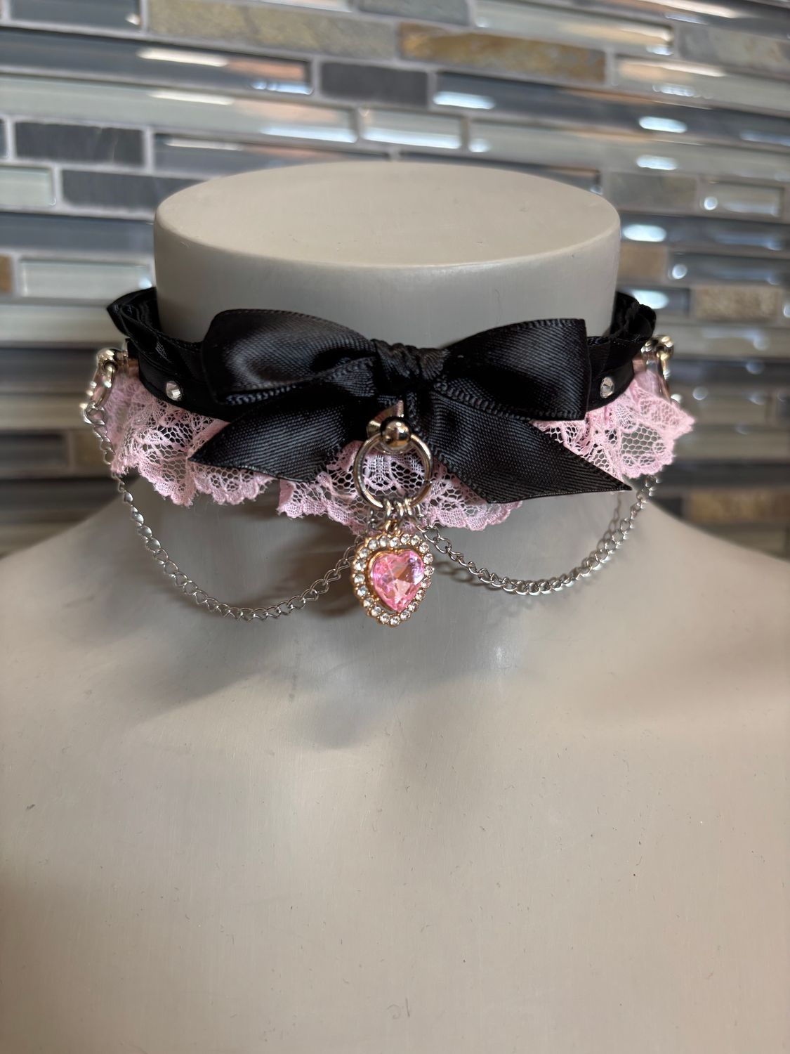 Lace Collar Pink W/ Crystal Heart