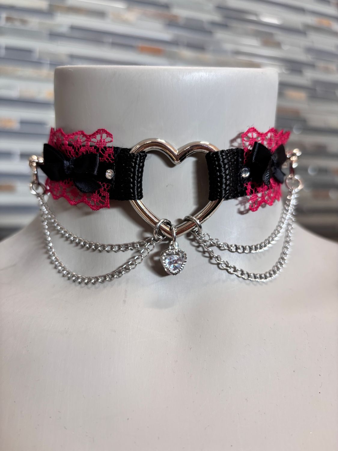 Lace Collar Burgundy W/ Heart