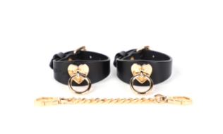 SM-YL-CF008 Heart Shaped Handcuffs Black