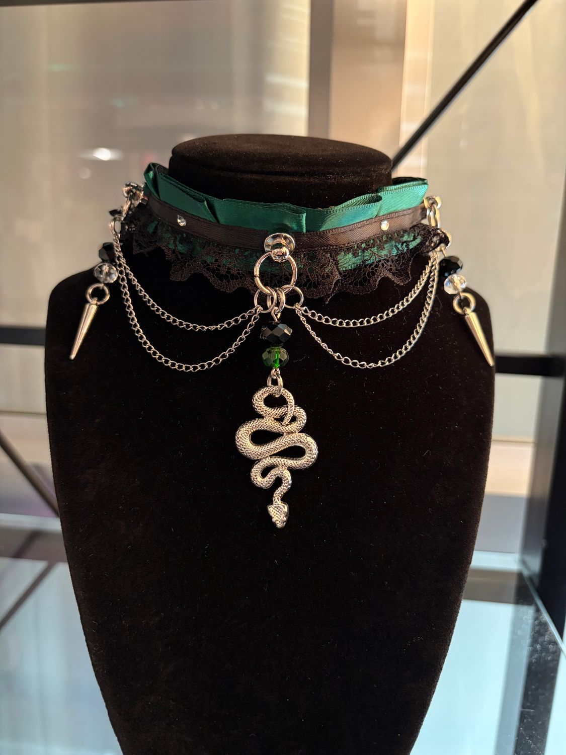 Emerald Snake Collar