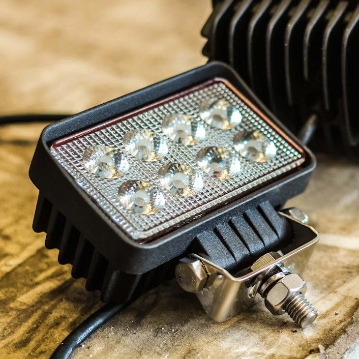 AM900 8 LED Worklight