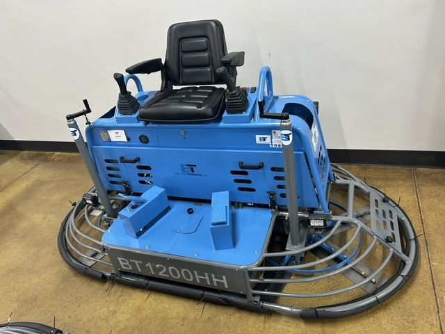 Beton 8'ft Ride-On Power Trowel Hydro-Steer w/Vanguard 37HP #BT1200HH
