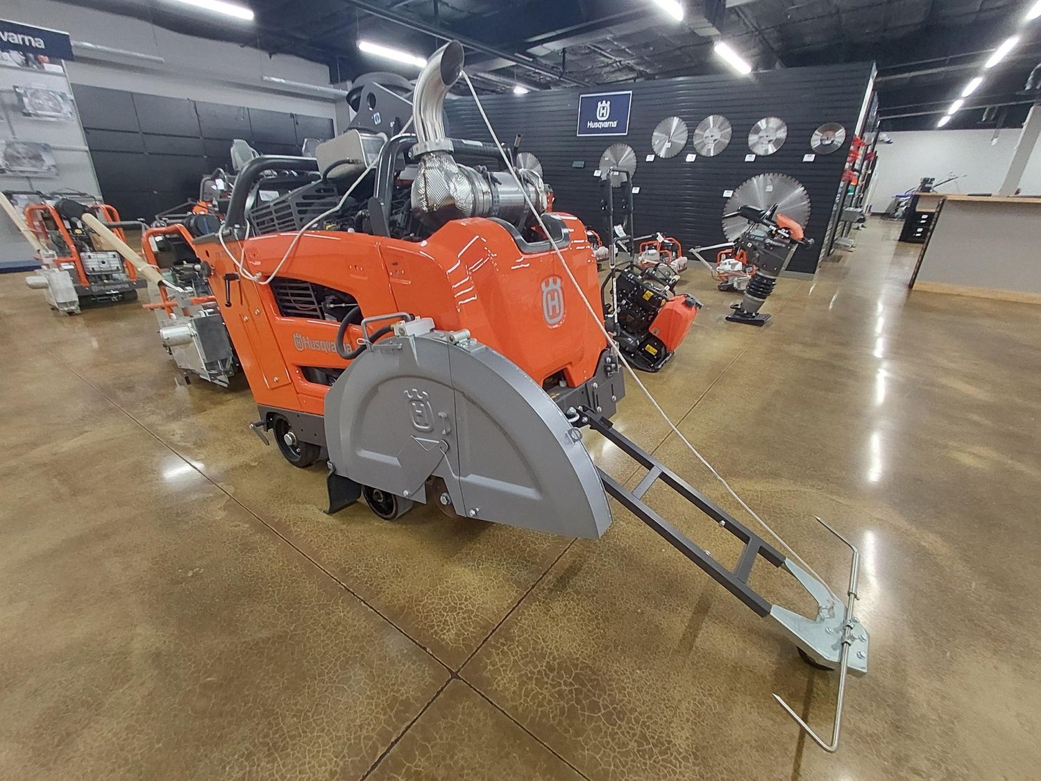 Husqvarna FS7000-D 30" Concrete Flat Saw #967207909