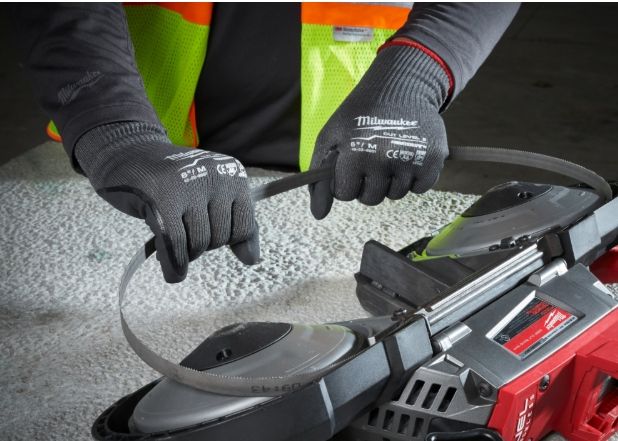 Guanti spalmati in doppio strato di nitrile Cat. taglio E MILWAUKEE