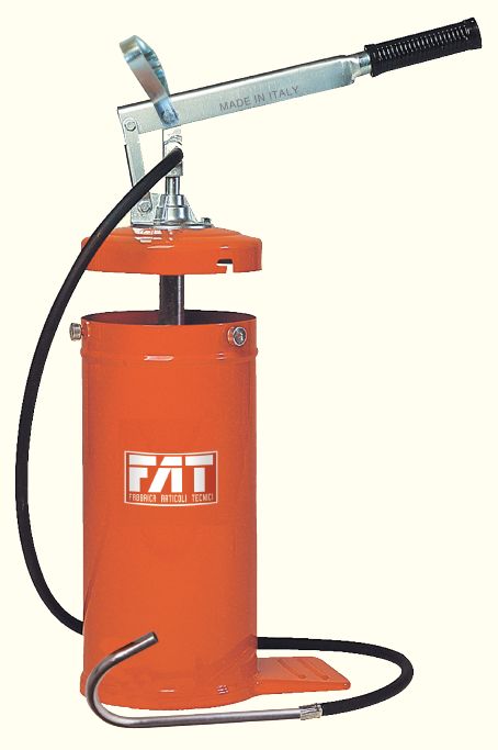 POMPA MANUALE PER OLIO COMPLETA 6,2 LT CON 2m DI TUBO E BECCUCCIO RICURVO- FAT POMPA MANUALE PER OLIO COMPLETA 6,2 LT CON 2m DI TUBO E BECCUCCIO RICURVO- FAT