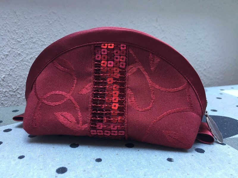 Trousse 13cm, ruban à paillettes