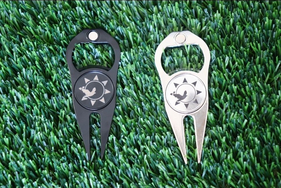 Divot Tool