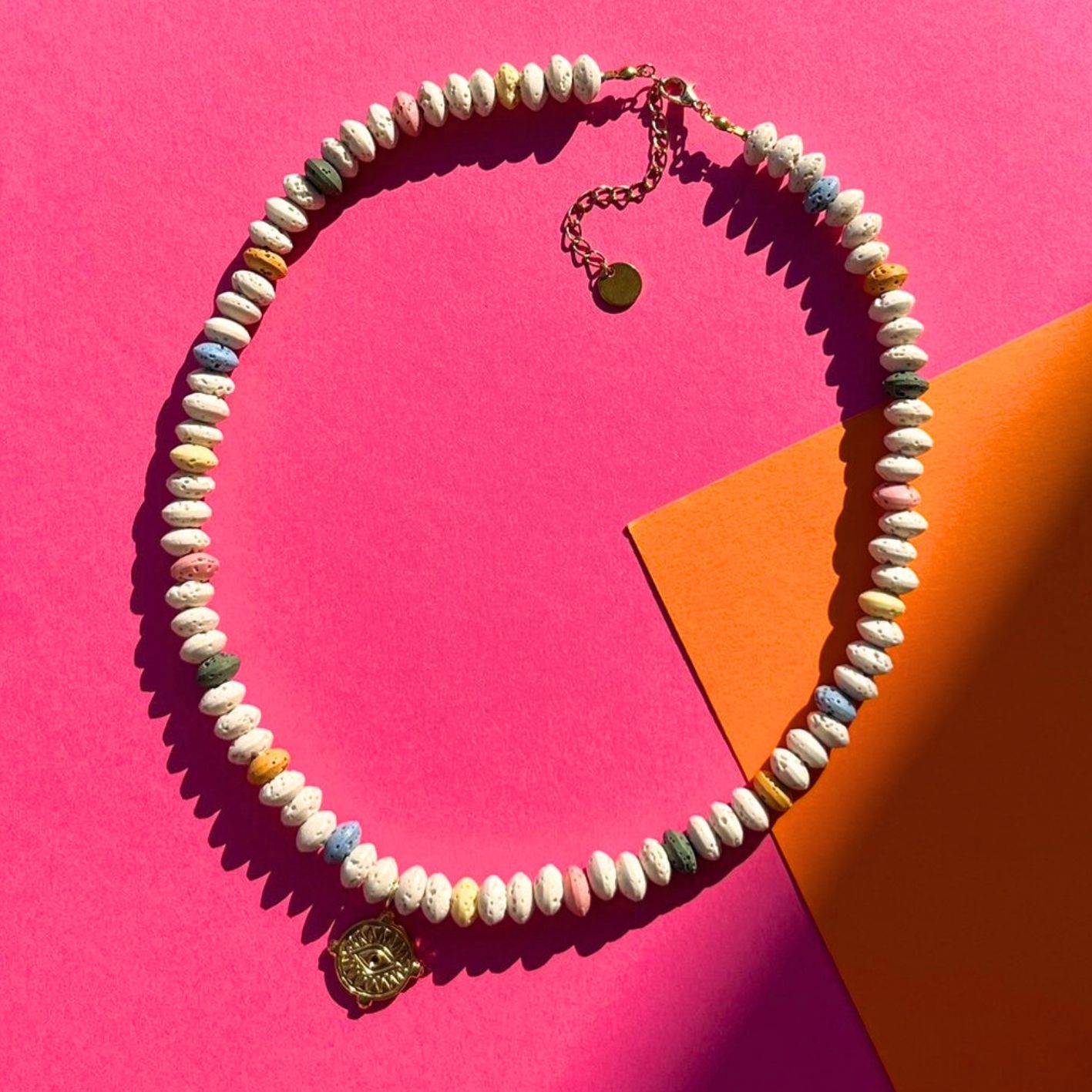 Naszyjnik z kolorowej lawy wulkanicznej - Oko ochronne