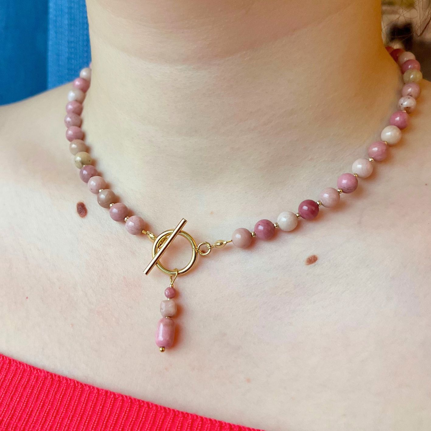 Minimalistyczny naszyjnik z rodonitu