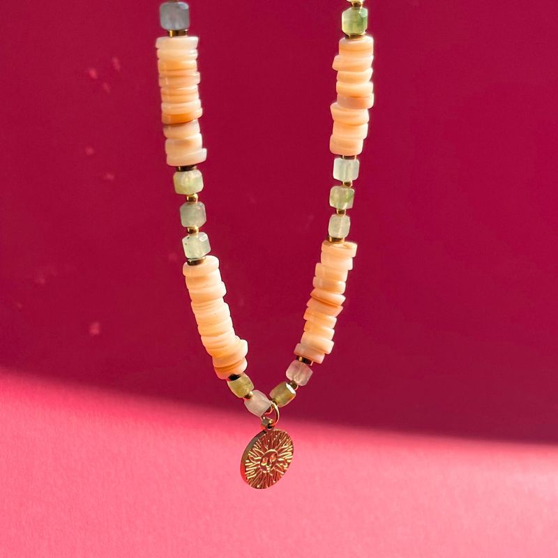 Naszyjnik z awenturynu zielonego i muszli